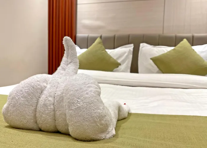 Shine Boutique Hotel *